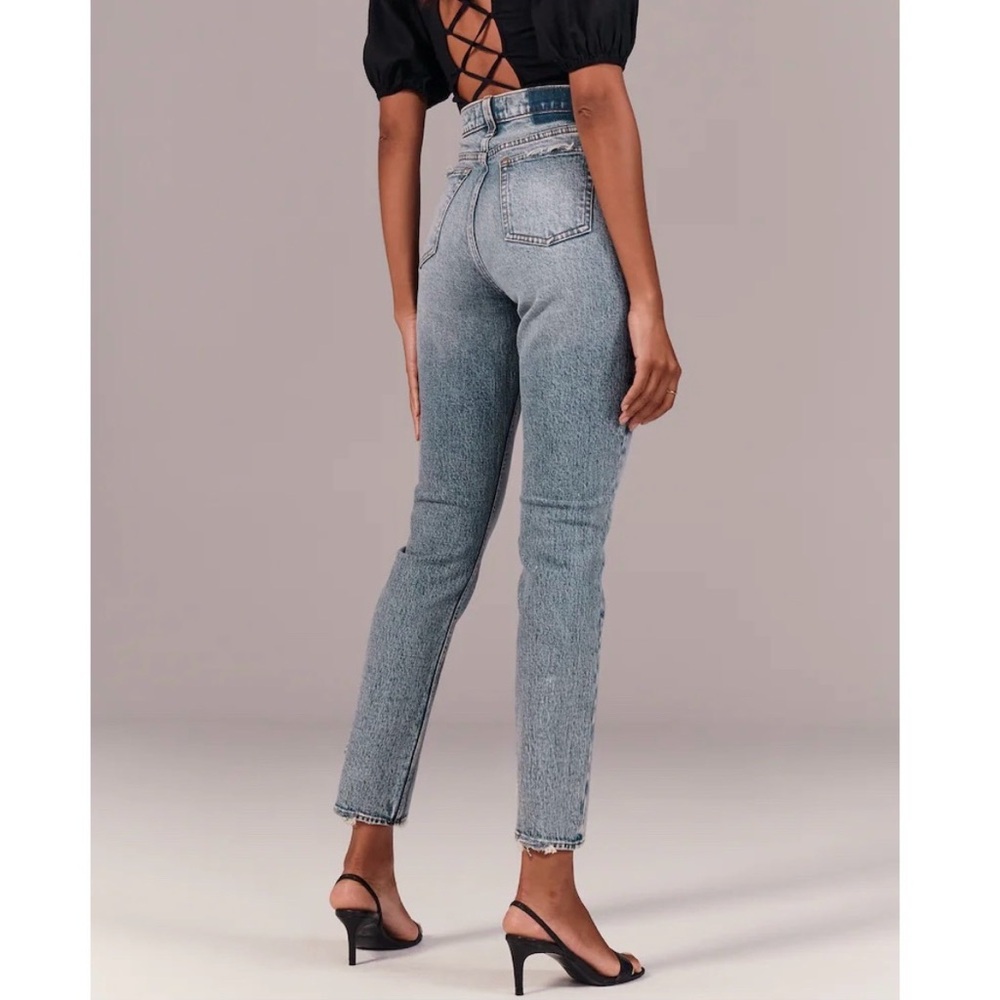 A&F Acid High Rise Mom Jeans - Picture 6 of 15